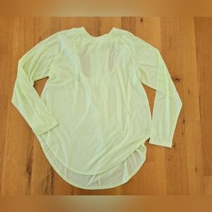 Women's xl under armour shirt